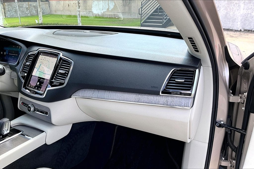 2025 Volvo XC90 B6 Plus 6-Seater
