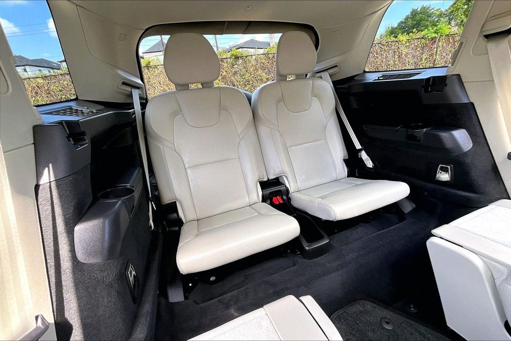 2025 Volvo XC90 B6 Plus 6-Seater
