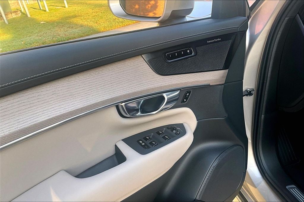 2027 Volvo XC90 B6 Plus 6-Seater