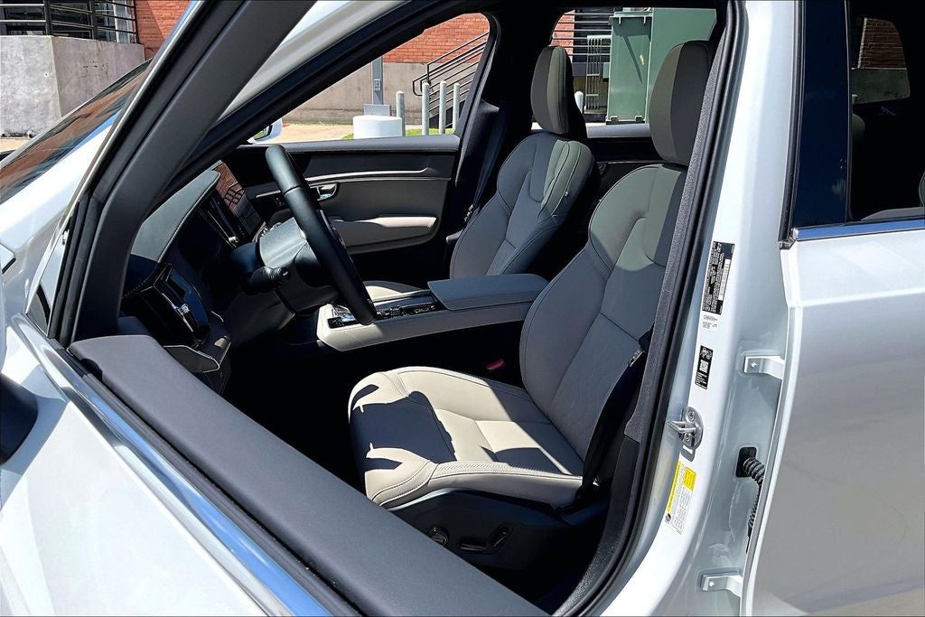 2026 Volvo XC90 B6 Plus 6-Seater
