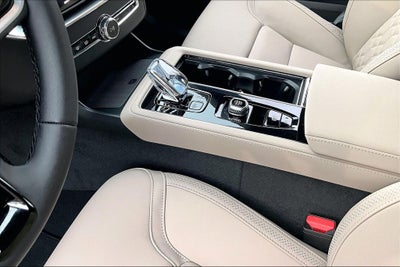 2026 Volvo XC90 B6 Plus 6-Seater