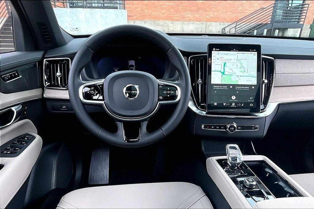 2026 Volvo XC90 B6 Plus 6-Seater