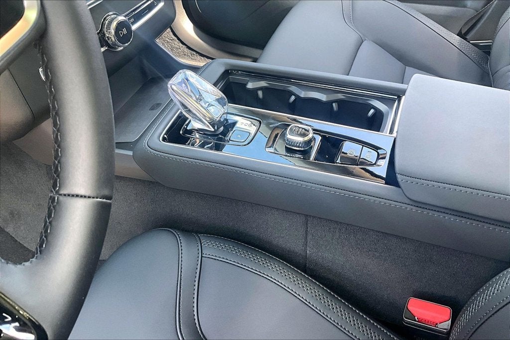 2027 Volvo XC90 B6 Plus 6-Seater