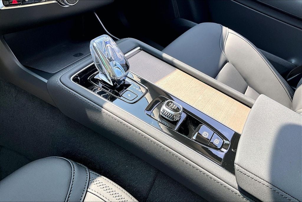 2026 Volvo XC90 B6 Plus 6-Seater