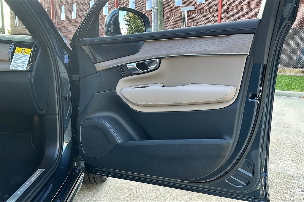 2026 Volvo XC90 B6 Plus 6-Seater