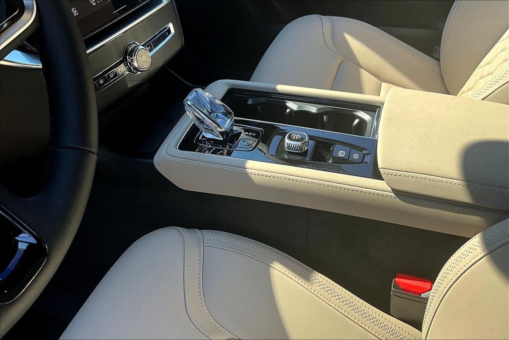 2026 Volvo XC90 B6 Plus 6-Seater