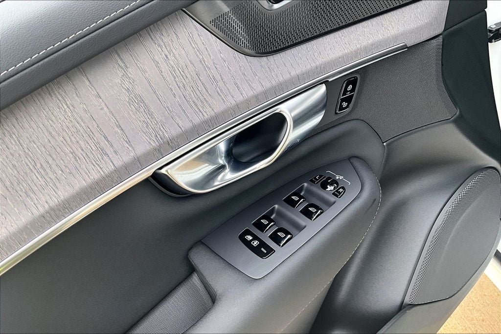 2026 Volvo XC90 B6 Ultra