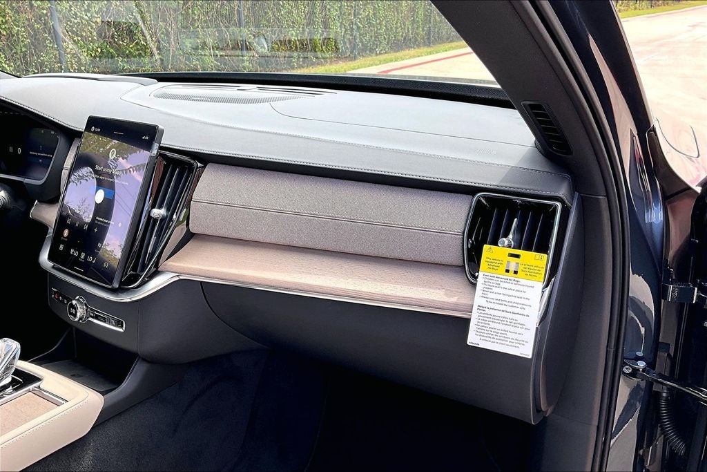 2027 Volvo XC90 B6 Ultra
