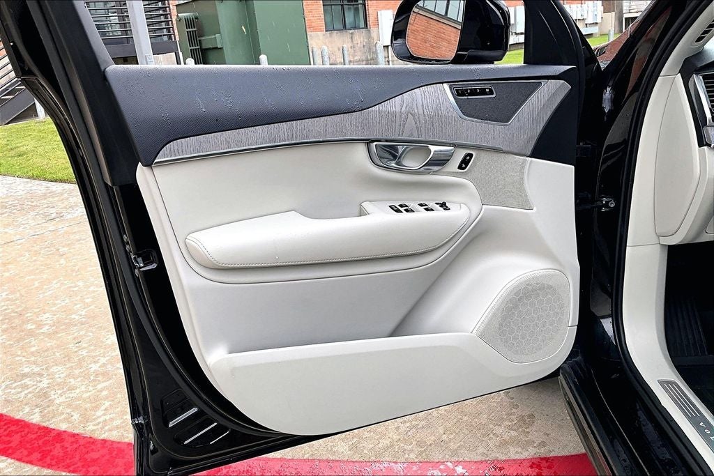 2025 Volvo XC90 B6 Plus 7-Seater
