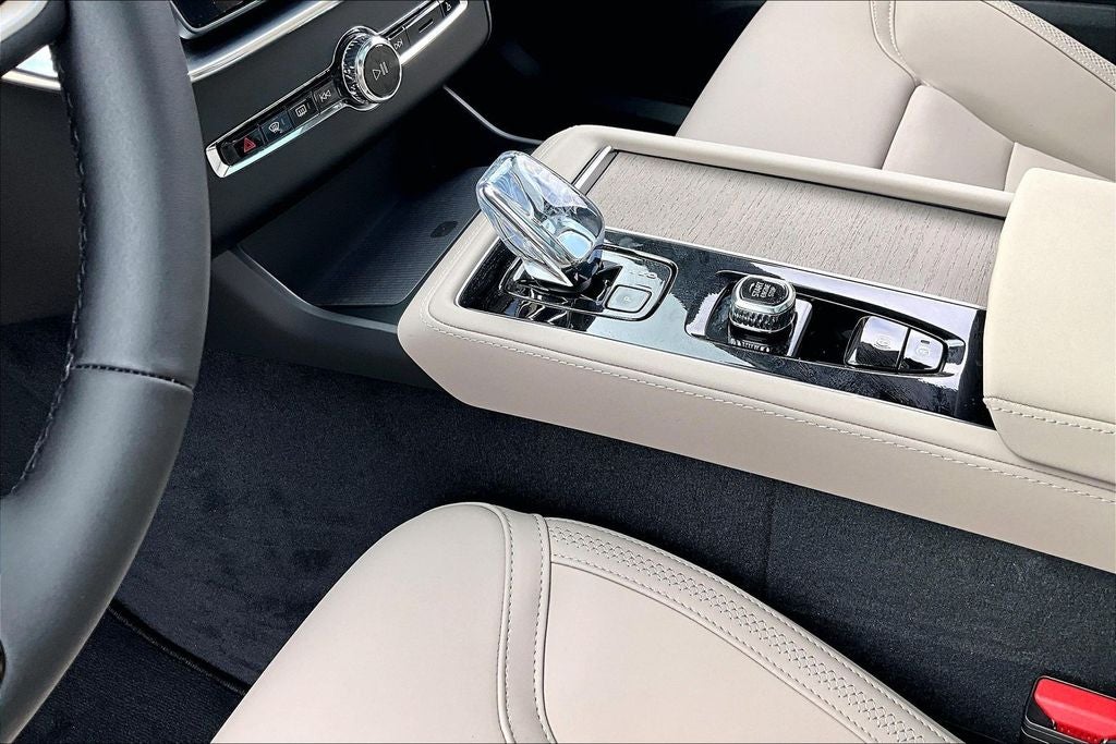 2026 Volvo XC90 B6 Plus 7-Seater