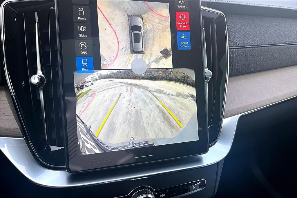 2026 Volvo XC90 B6 Plus 7-Seater