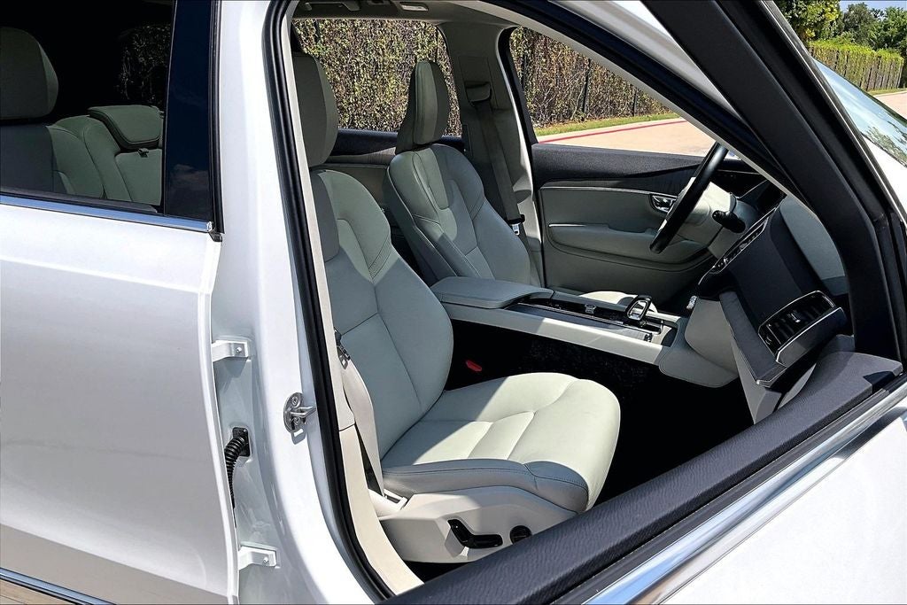 2025 Volvo XC90 B6 Plus 7-Seater