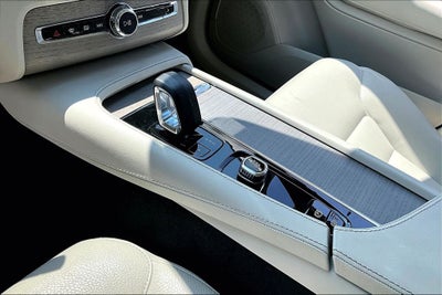 2025 Volvo XC90 B6 Plus 7-Seater