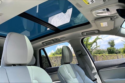 2025 Volvo XC90 B6 Plus 7-Seater