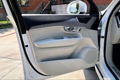 2025 Volvo XC90 B6 Plus 7-Seater