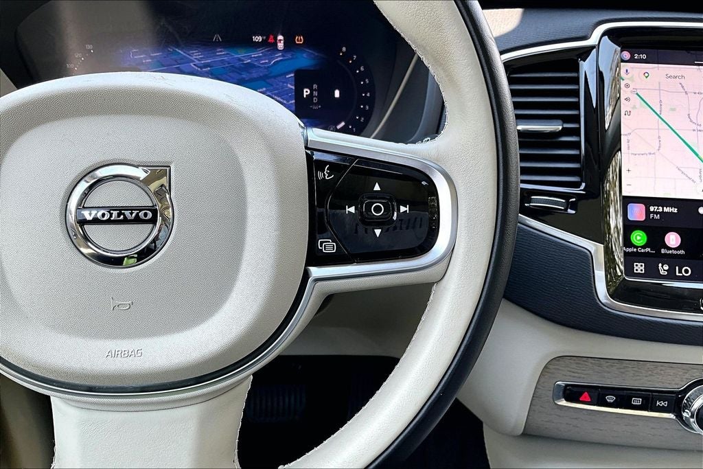 2025 Volvo XC90 B6 Plus 7-Seater