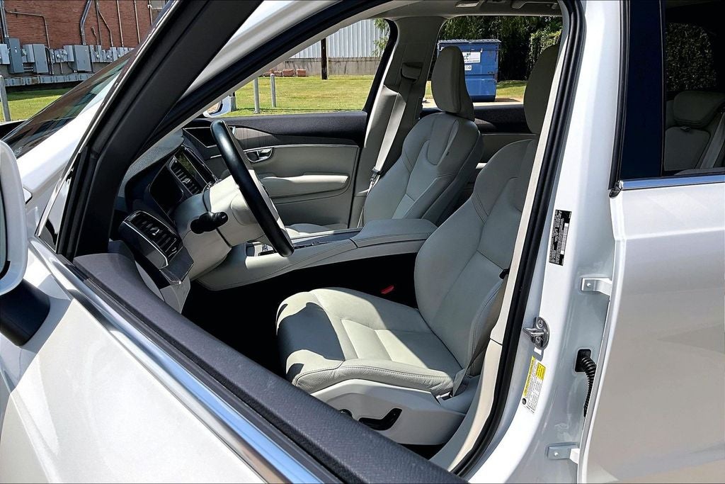 2025 Volvo XC90 B6 Plus 7-Seater