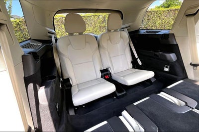 2025 Volvo XC90 B6 Plus 7-Seater