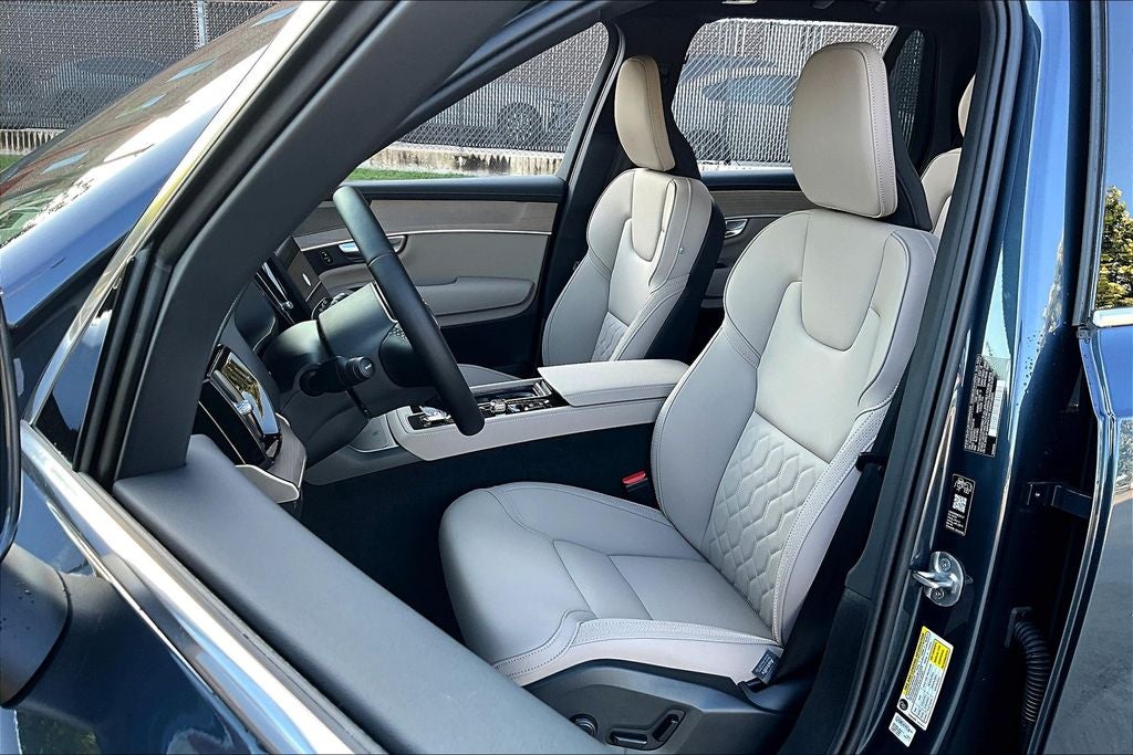 2026 Volvo XC90 B6 Plus 7-Seater