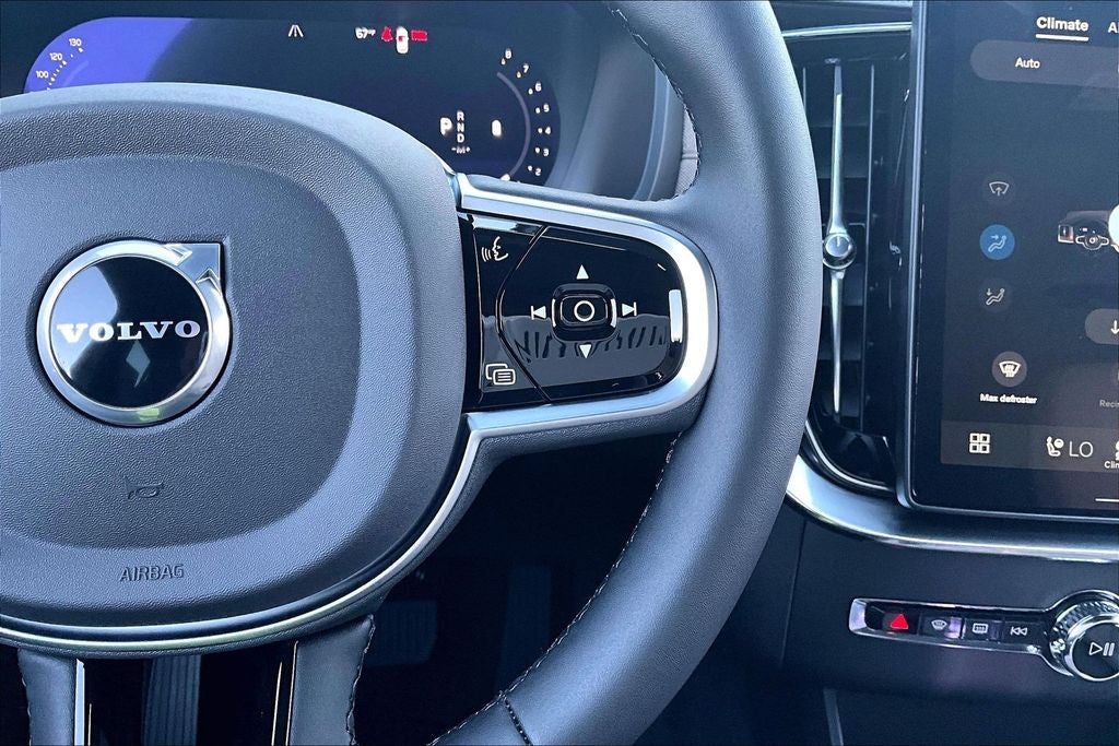 2026 Volvo XC90 B6 Plus 7-Seater