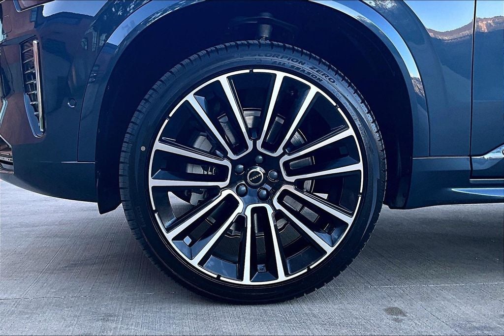 2026 Volvo XC90 B6 Plus 7-Seater