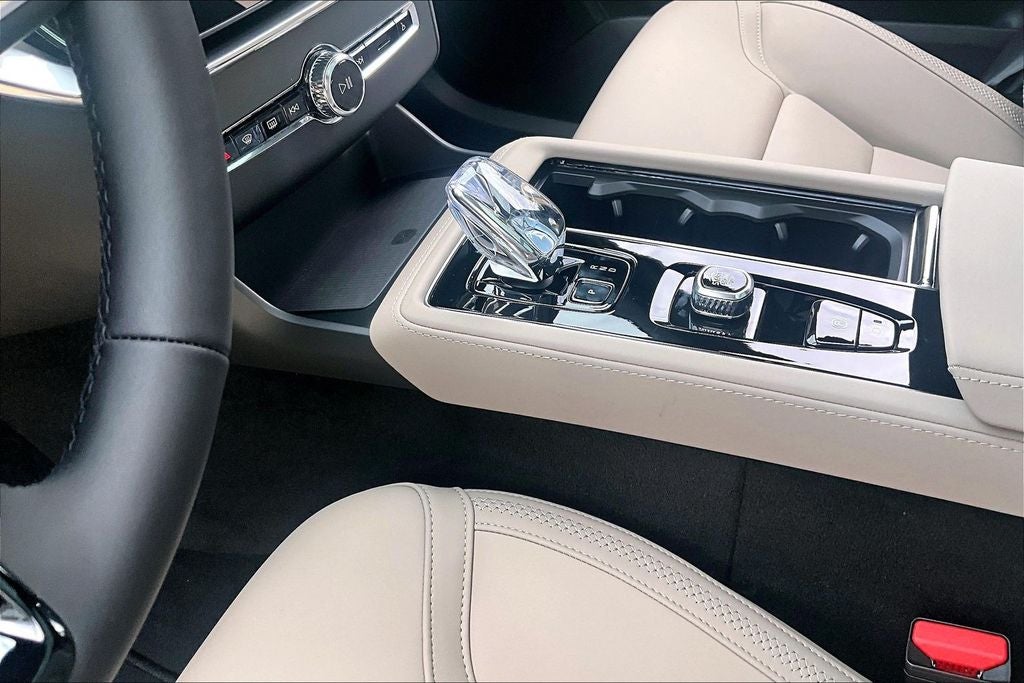 2027 Volvo XC90 B6 Plus 7-Seater