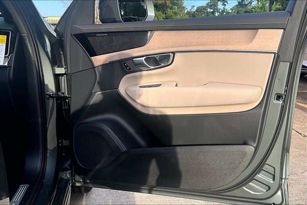 2027 Volvo XC90 B6 Plus 7-Seater