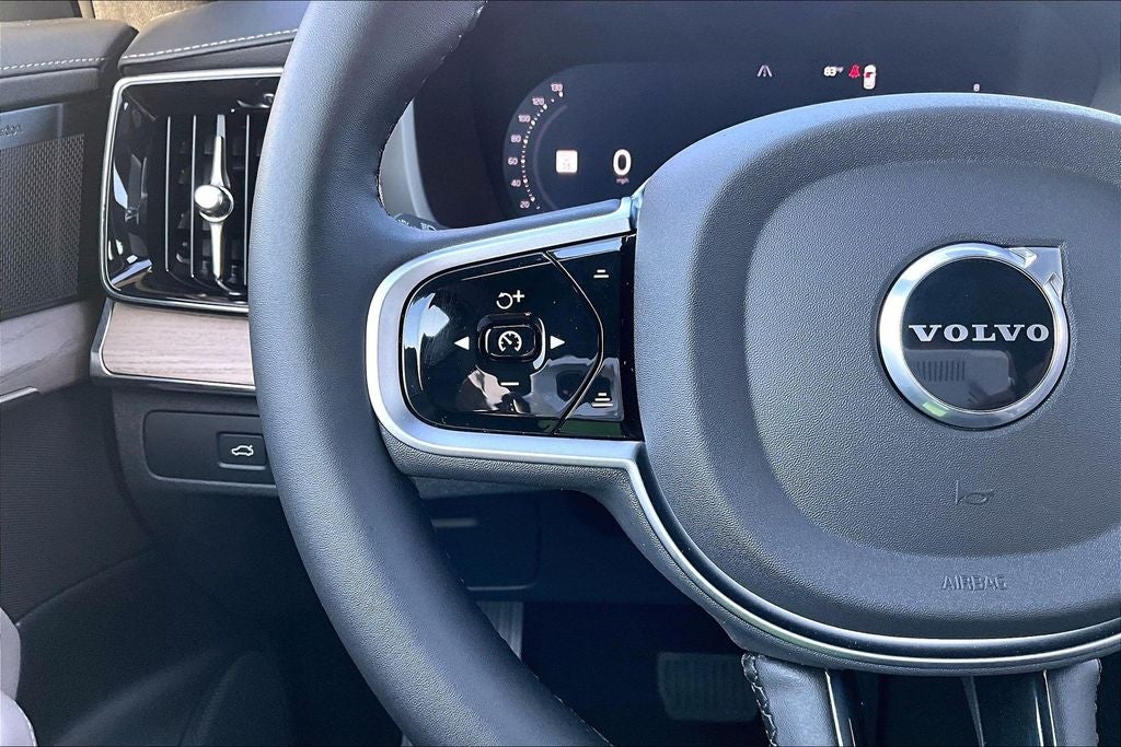 2026 Volvo XC90 B6 Plus 7-Seater