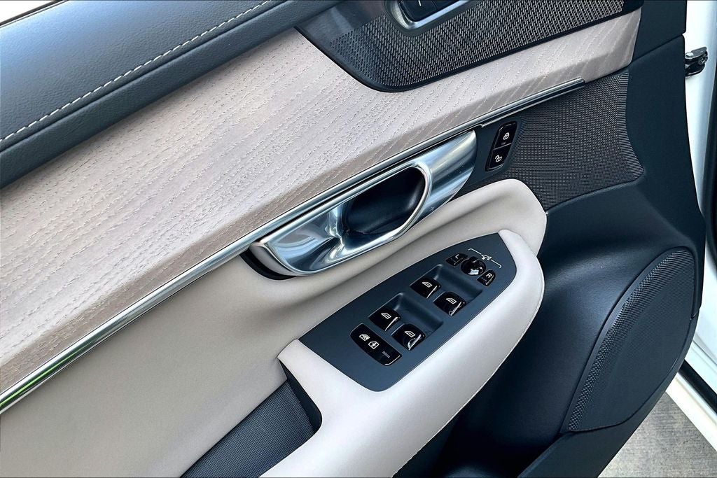 2026 Volvo XC90 B6 Plus 7-Seater