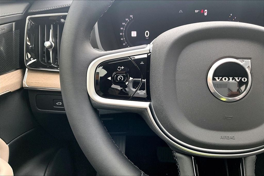 2026 Volvo XC90 B6 Plus 7-Seater