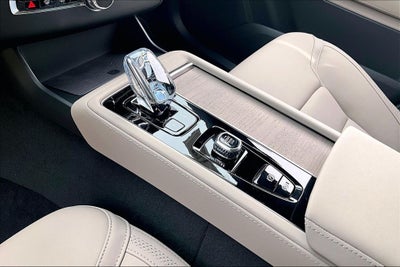 2026 Volvo XC90 B6 Plus 7-Seater