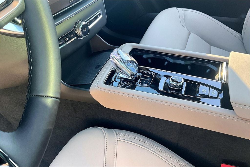 2027 Volvo XC90 B6 Plus 7-Seater