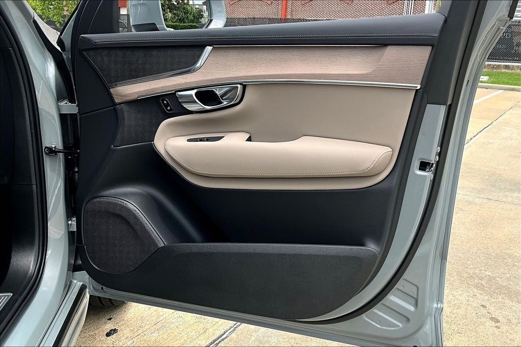 2026 Volvo XC90 B6 Plus 7-Seater