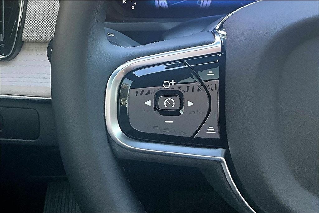 2027 Volvo XC90 B6 Plus 7-Seater
