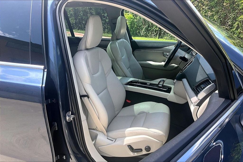 2025 Volvo XC90 B6 Plus 7-Seater