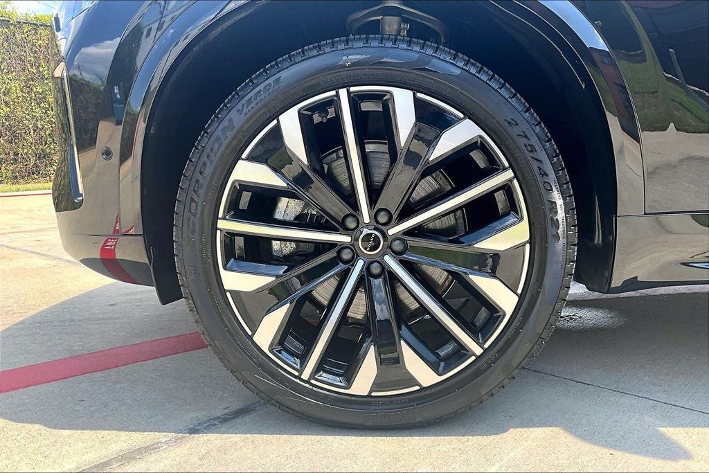 2026 Volvo XC90 B6 Plus 7-Seater