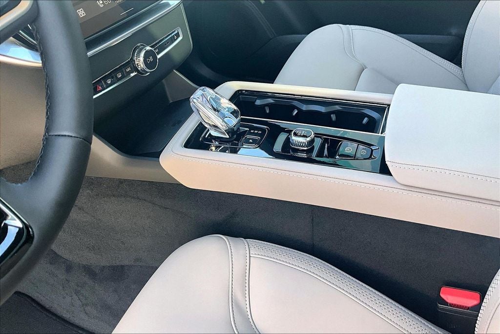 2026 Volvo XC90 B6 Plus 7-Seater