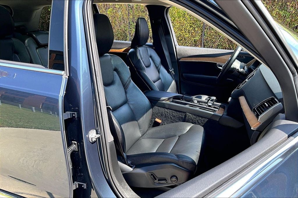 2024 Volvo XC90 B6 Plus Bright Theme