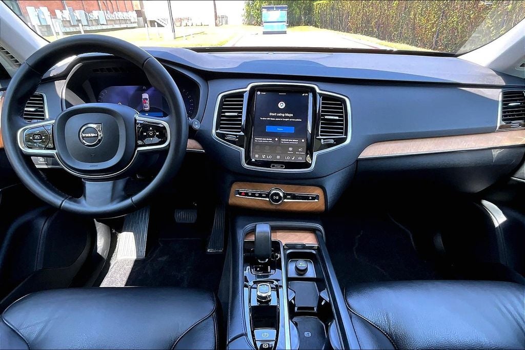 2024 Volvo XC90 B6 Plus Bright Theme