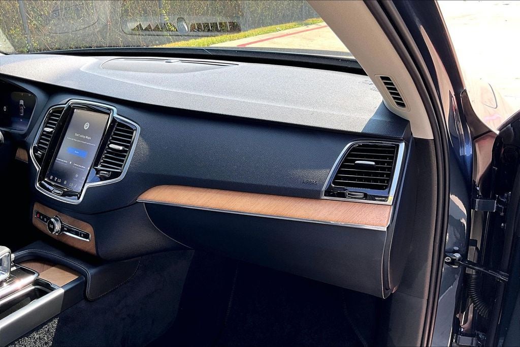 2024 Volvo XC90 B6 Plus Bright Theme