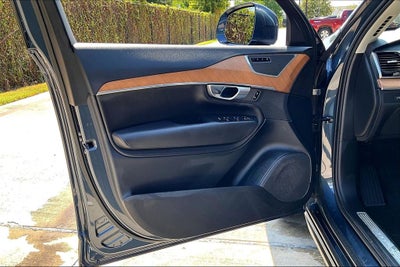 2024 Volvo XC90 B6 Plus Bright Theme
