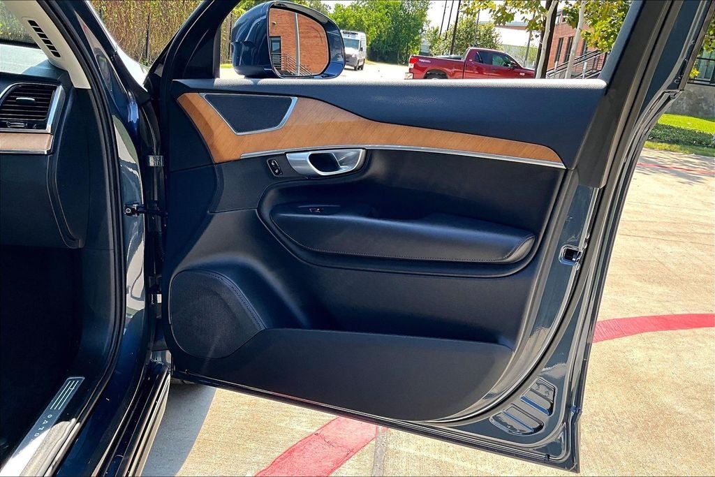 2024 Volvo XC90 B6 Plus Bright Theme