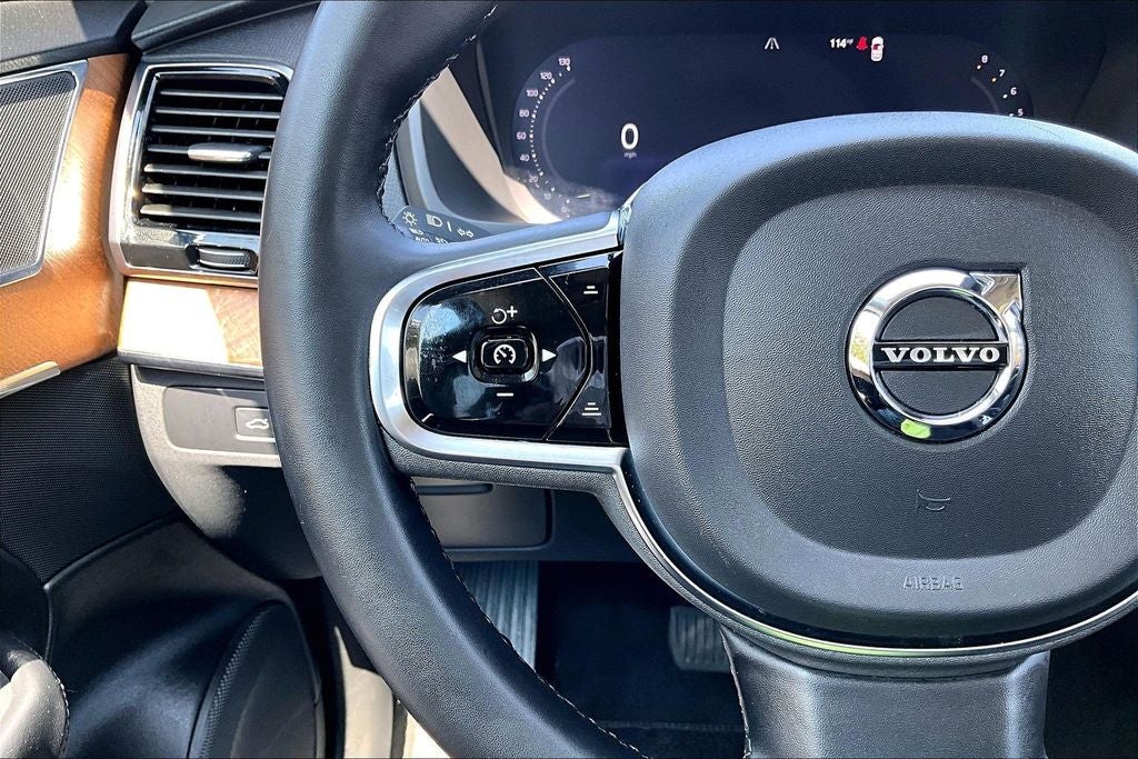 2024 Volvo XC90 B6 Plus Bright Theme