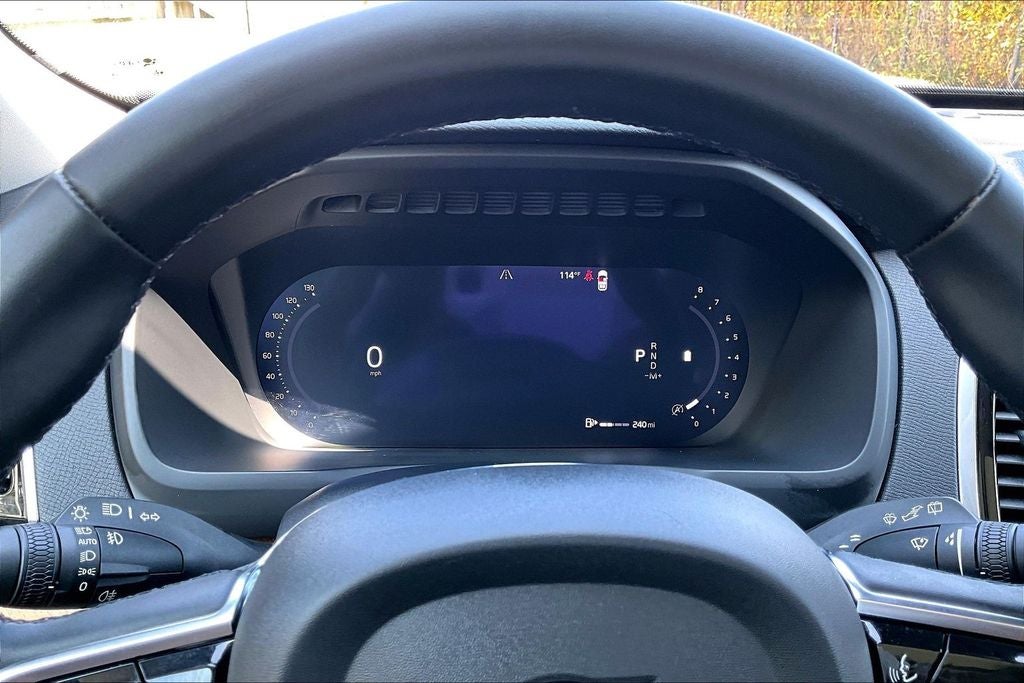 2024 Volvo XC90 B6 Plus Bright Theme