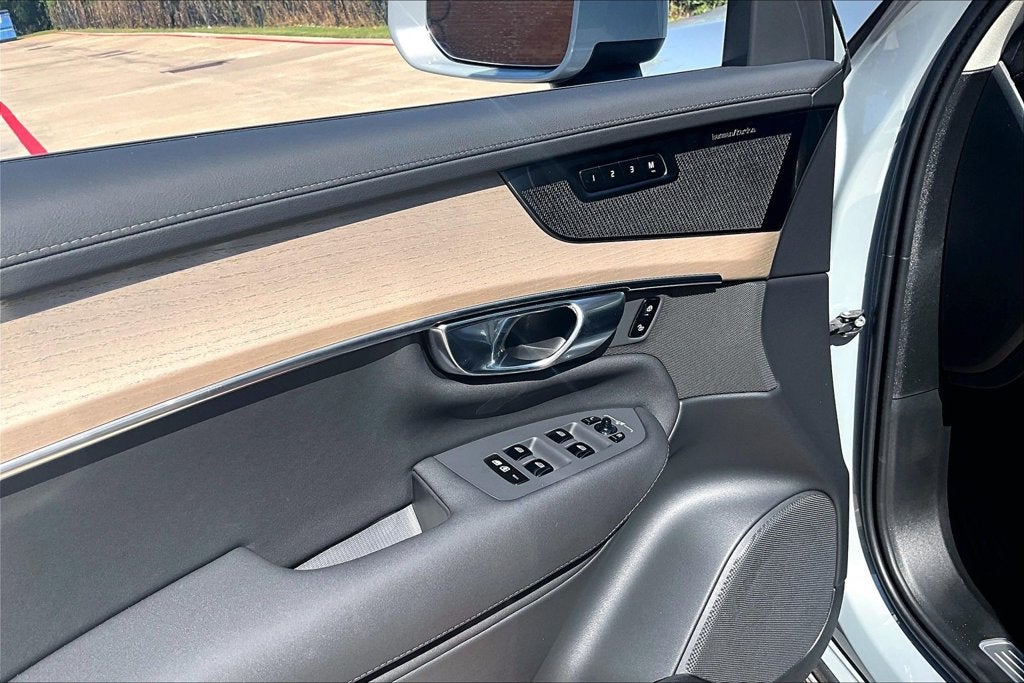 2027 Volvo XC90 B6 Plus 7-Seater