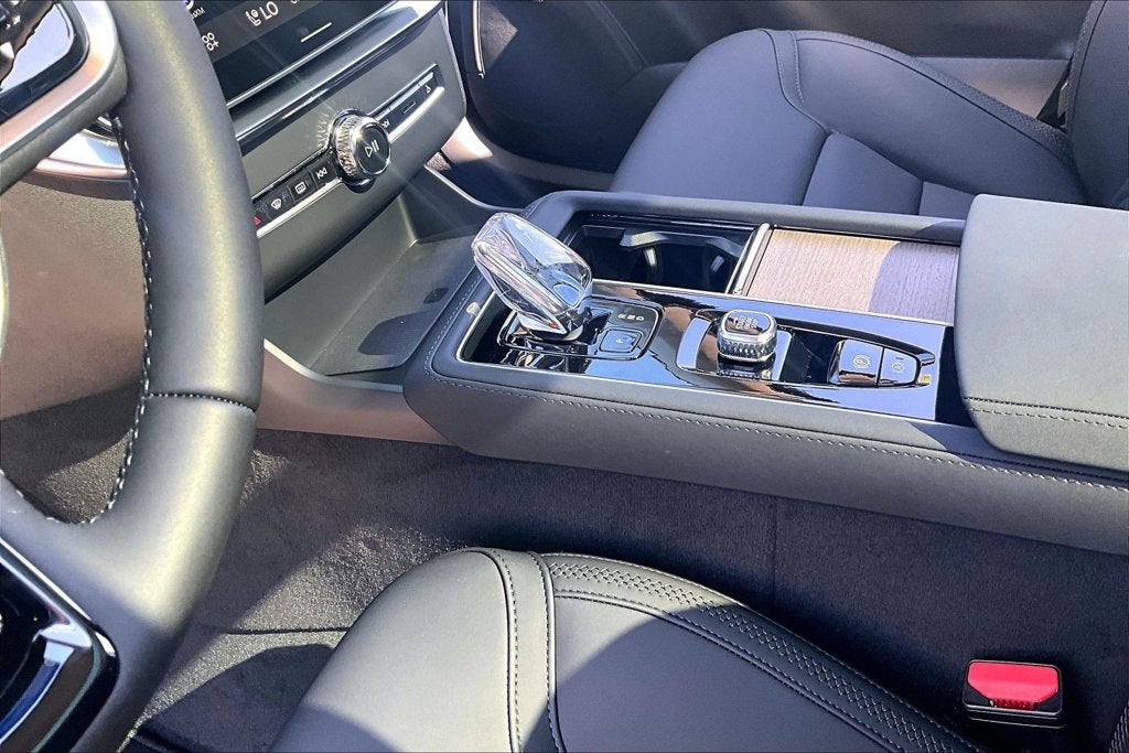 2027 Volvo XC90 B6 Plus 7-Seater