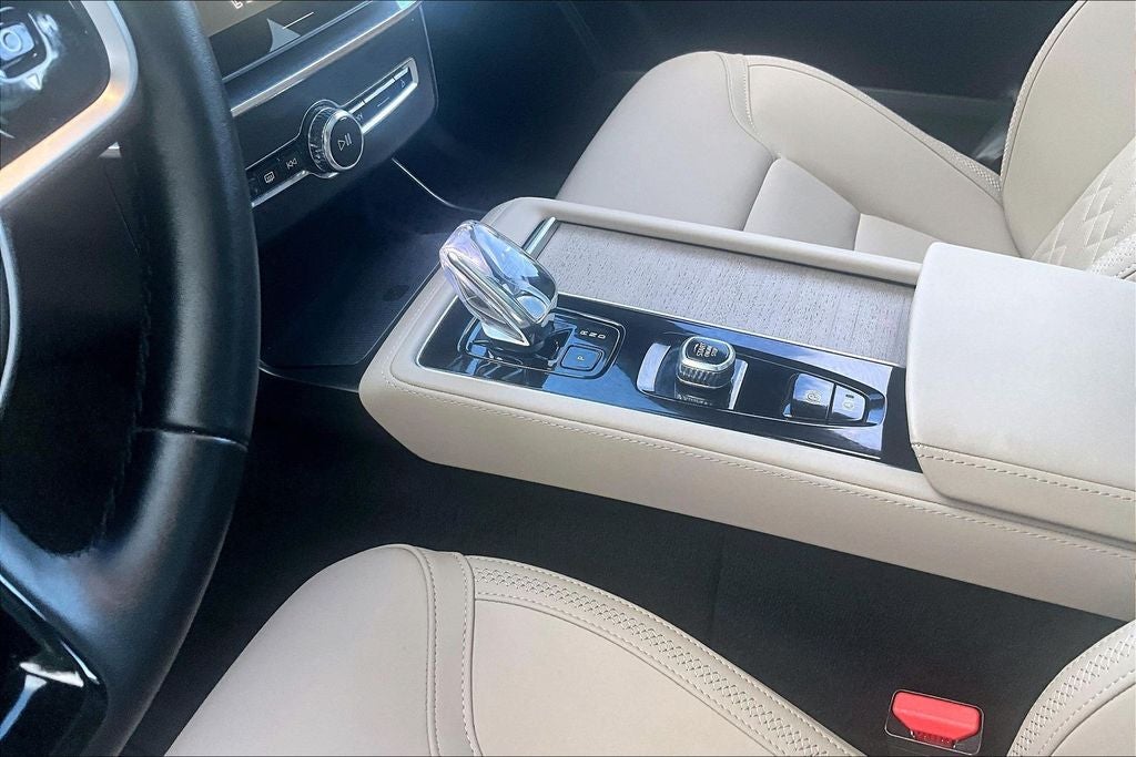 2026 Volvo XC90 B6 Plus 7-Seater