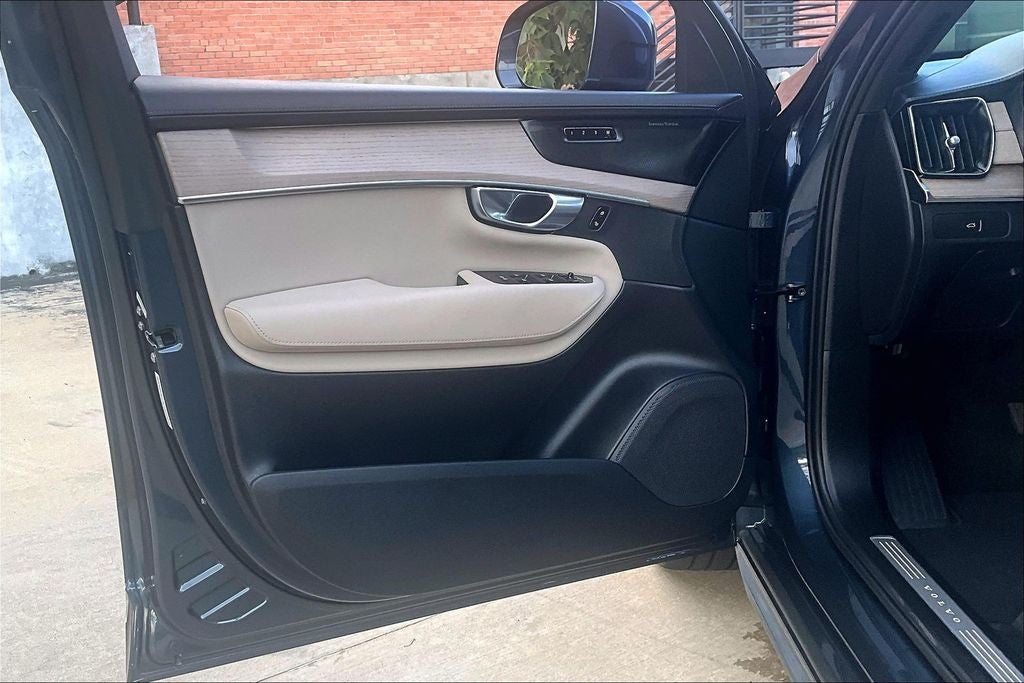 2026 Volvo XC90 B6 Plus 7-Seater