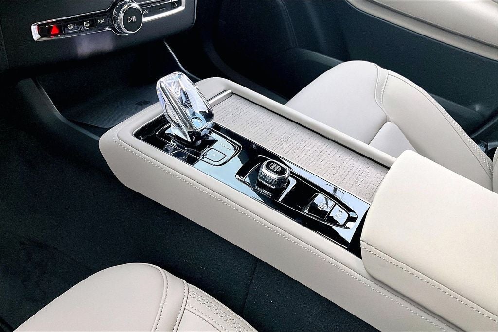 2026 Volvo XC90 B6 Plus 7-Seater