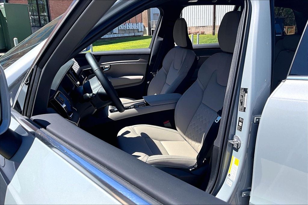 2026 Volvo XC90 B6 Plus 7-Seater